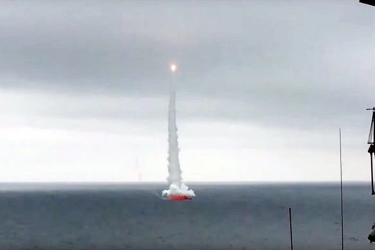 รัสเซียทดสอบขีปนาวุธยิงจากเรือดำน้ำในทะเลญี่ปุ่น